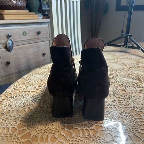 Taryn Rose Brown Suede Leather Open Toes Fleet Ankle Booties, Size 9.5 - Picture 3 of 16